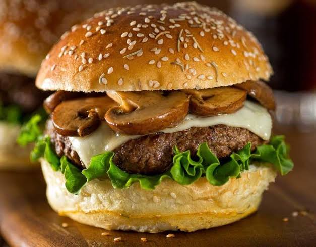 Mantarlı hamburger