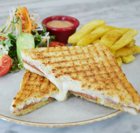Sucuklu Tost
